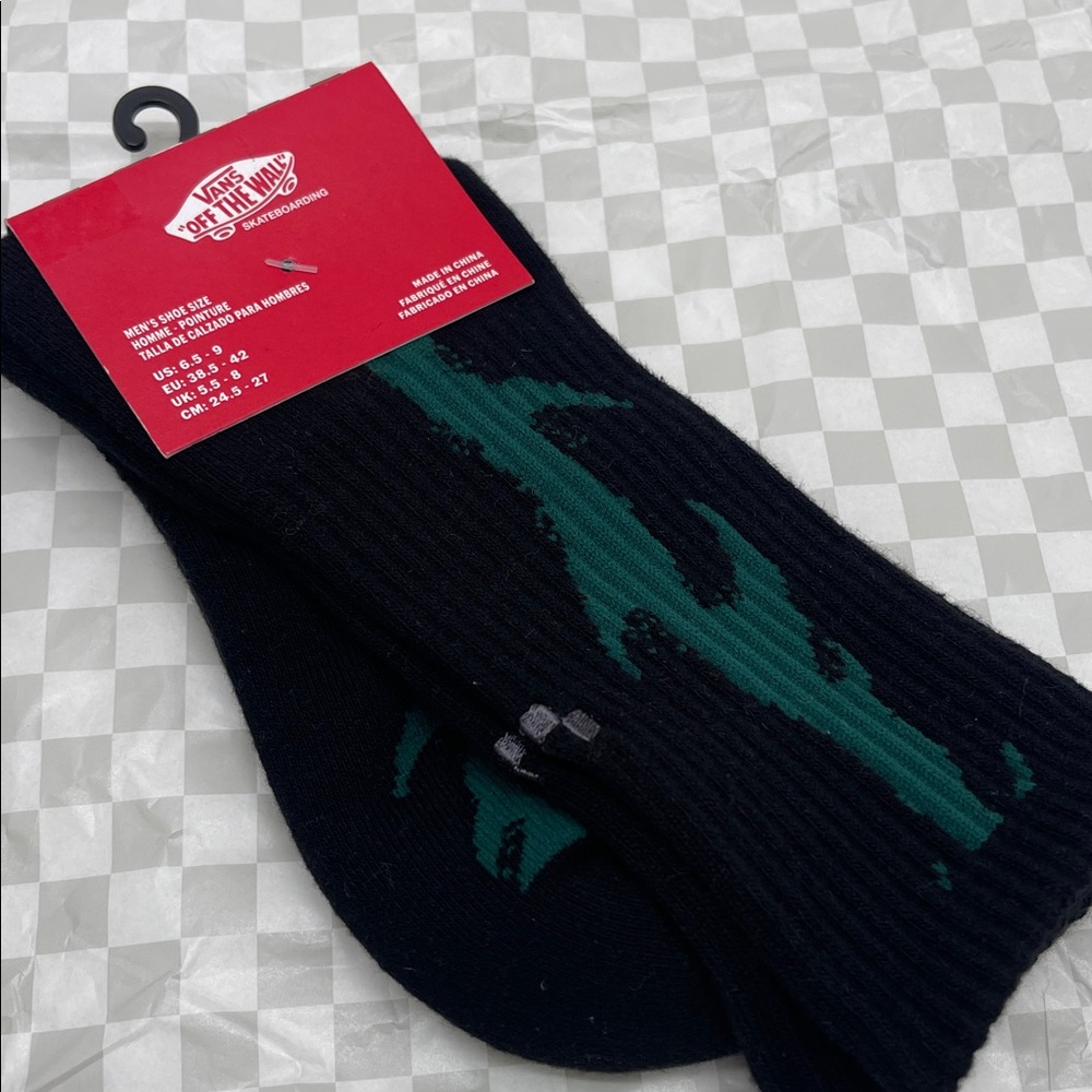 Vans Skate Thorn Crew Socks (1 pair)
with a ribbed cuff cushioning for comfort - Picture 16 of 16